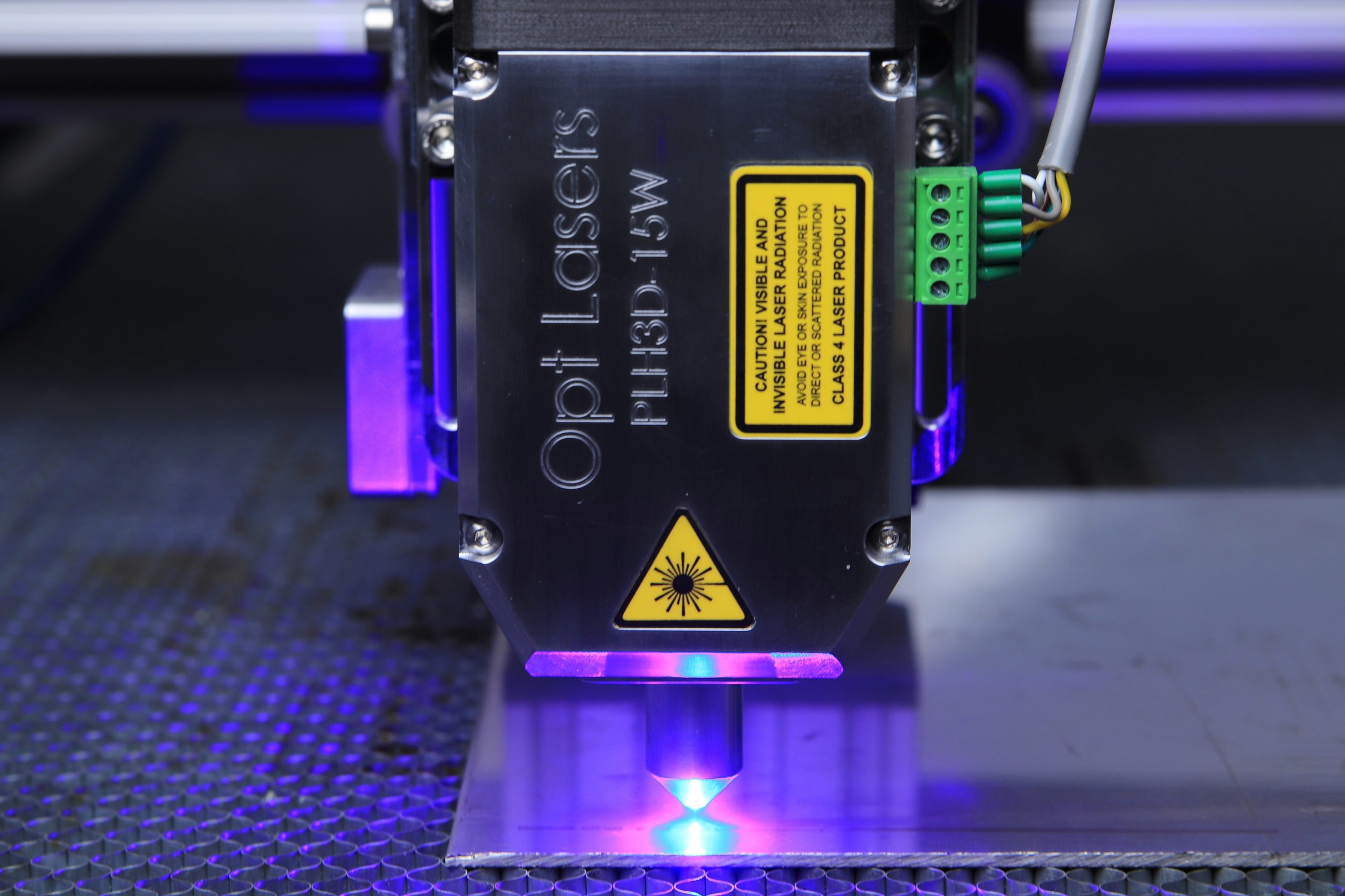 découvrez la technologie de découpe au laser pour une précision et une efficacité maximum.