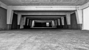 Combien coûte une porte de garage industrielle ?